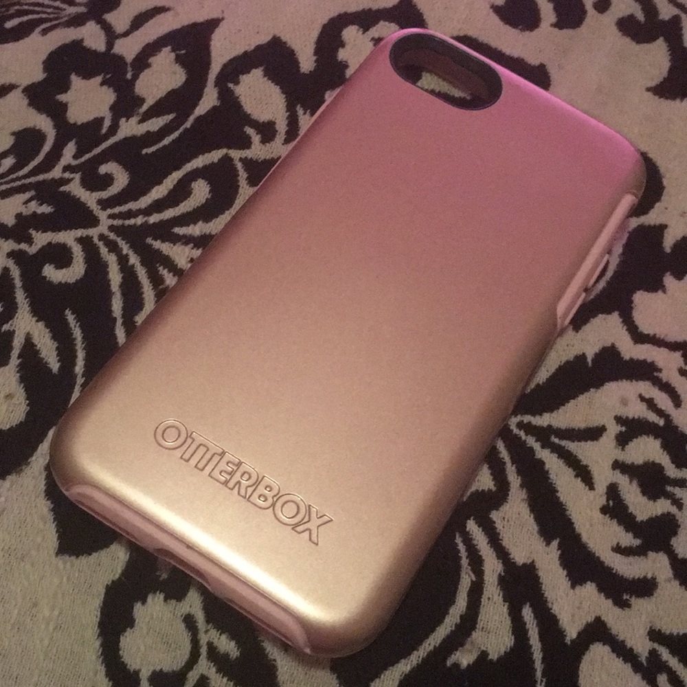 Rose gold and light pink otter box case